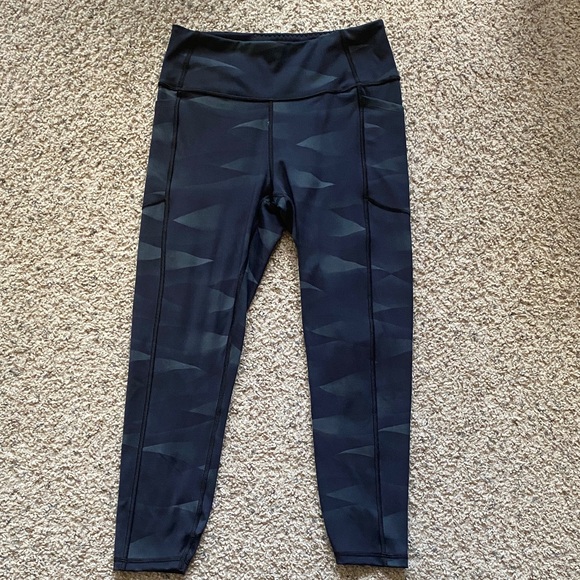 Victoria's Secret Black Patterned Leggings (NWOT) - Picture 5 of 11